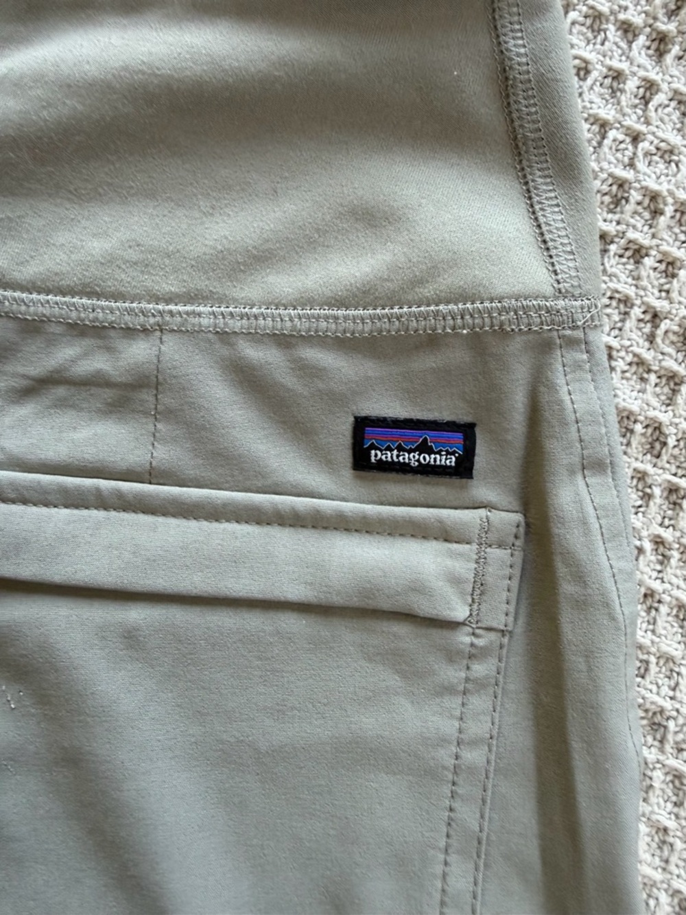 Women’s Patagonia Happy Hike 4” Shorts XS Khaki - Picture 3 of 8